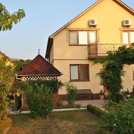 Квітковий Двір Golubinoye 외부 사진