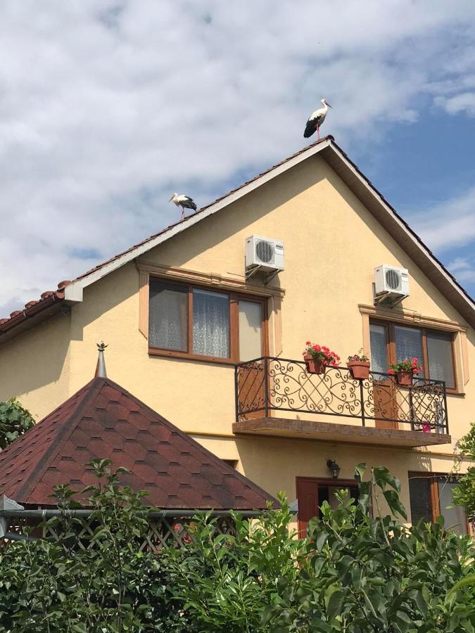 Квітковий Двір Golubinoye 외부 사진